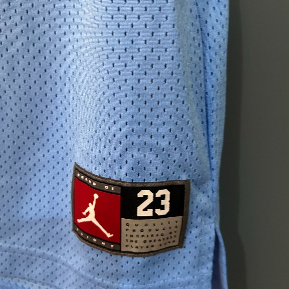 NWT Jordan Kids' Large Michael Jordan #23 Jersey MSRP $58 - Picture 5 of 6
